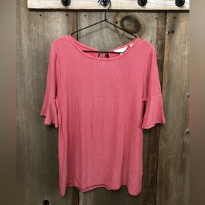 LC Lauren Conrad Textured Top in Pink / Red Size Medium